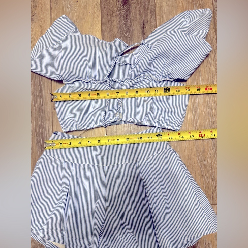#4) Fashion nova Super cute shorts & top Set Size XS